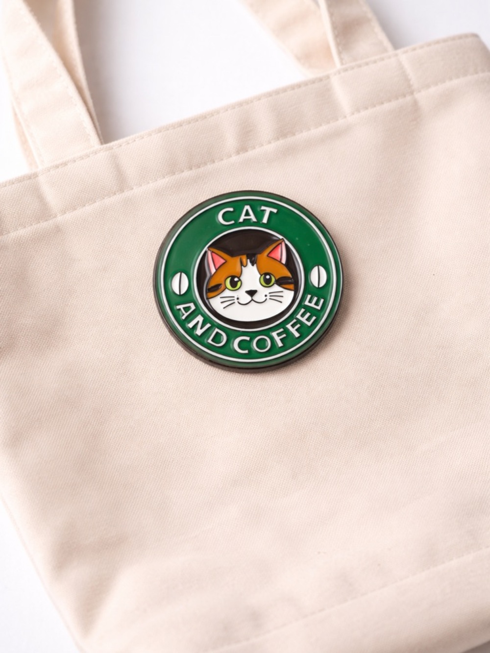CAT and Coffee Green Cat Enamel Pin - Beige Tote Accessory
